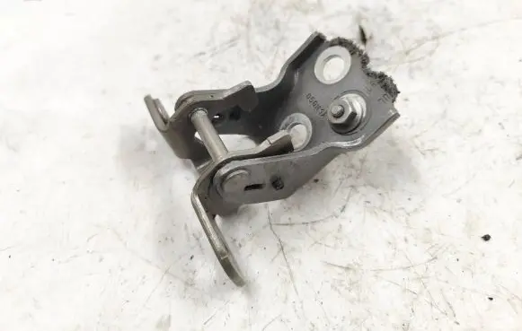 Ford Taurus Front door upper hinge