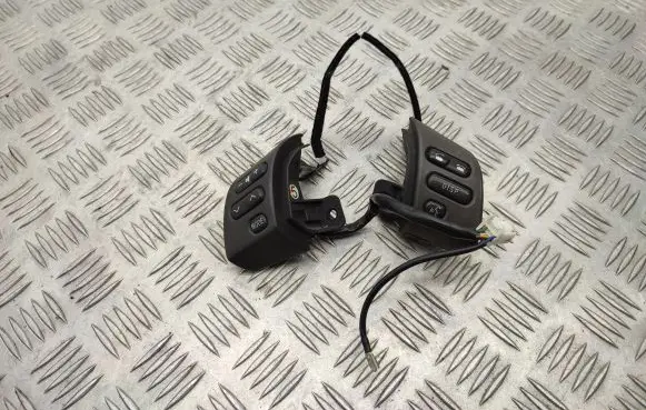 Lexus RX 330 - 350 - 400H Steering wheel buttons/switches 