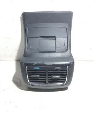 Rear air vent grill