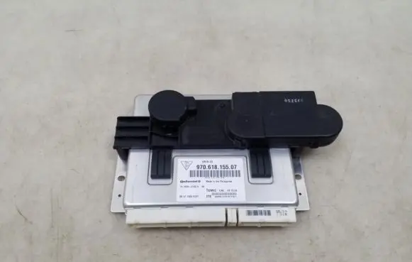 Porsche Panamera (970) Air suspension control unit module (rear) 97061815507