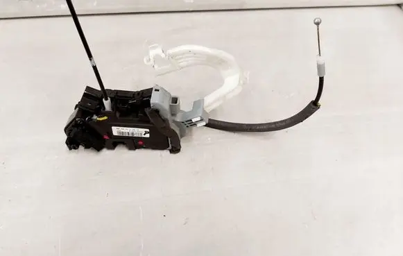 KIA Carens III Rear door lock 81420-A4020