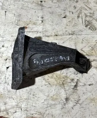 BMW 3 E46 Engine mounting bracket 6754185 22116754185