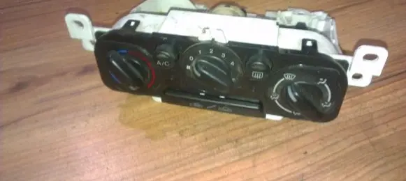 Mazda 626 Climate control unit nenustayyta