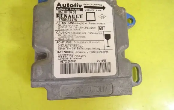 Renault Megane I Airbag control unit/module 7700437475 550803600