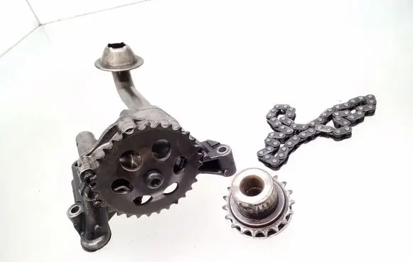 Volkswagen Golf IV Oil pump 06A115105B 06A105209B 06A115121
