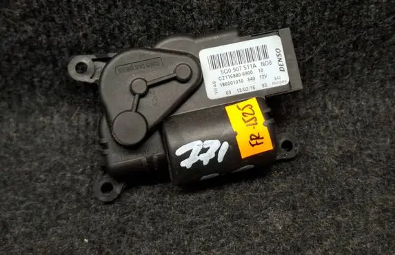 Volkswagen PASSAT B8 Air flap motor/actuator 5Q0907511A