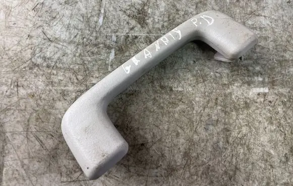 Mitsubishi Grandis Front interior roof grab handle
