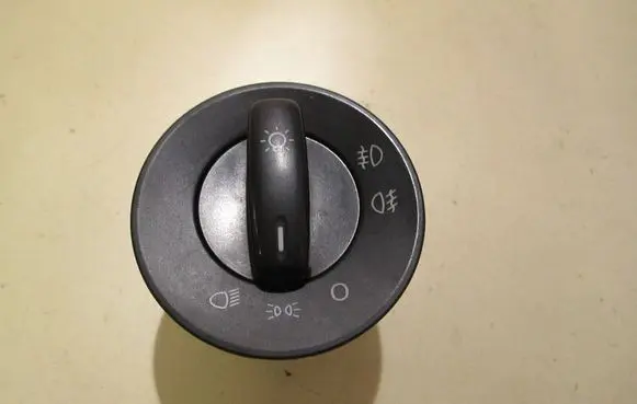 Skoda Octavia Mk2 (1Z) Light switch 1Z0941431K