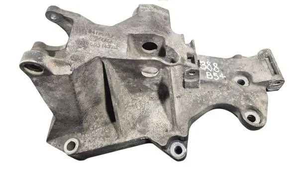Volkswagen PASSAT B5.5 Generator/alternator bracket 038903143AE