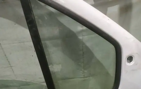 Renault Trafic II (X83) Front door vent window glass four-door AS2