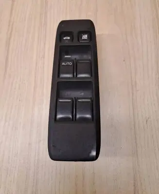 Nissan Primera Electric window control switch 25401AV640 C1410011