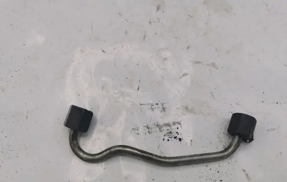 BMW X3 E83 Fuel injector supply line/pipe NOCODE
