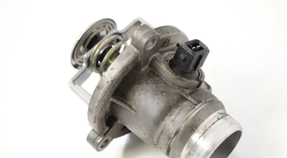 Volkswagen PASSAT B7 Thermostat 7586885 11537586885