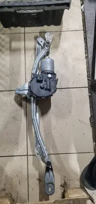 Front wiper linkage and motor