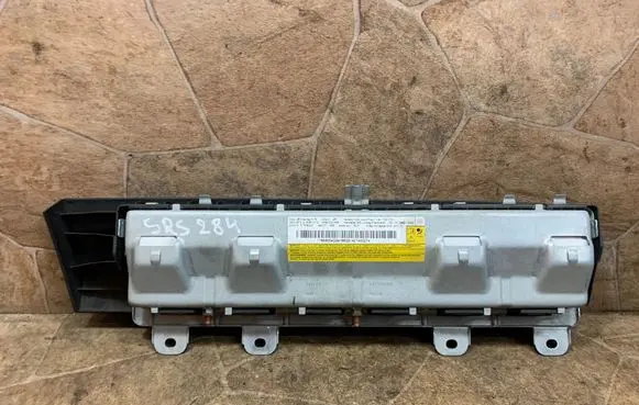 Mercedes-Benz A W176 Knee airbag A1768600402