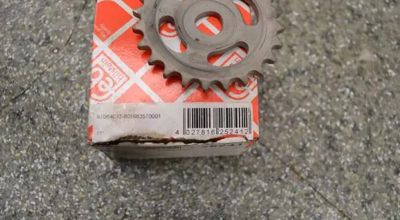 Mercedes-Benz S W220 Oil pump 25241 4027816252412