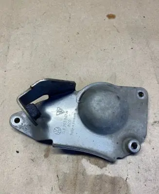 Audi Q7 4L Other engine bay part 7L8253047H