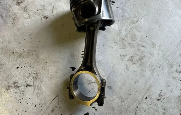 Volkswagen PASSAT B6 Piston with connecting rod