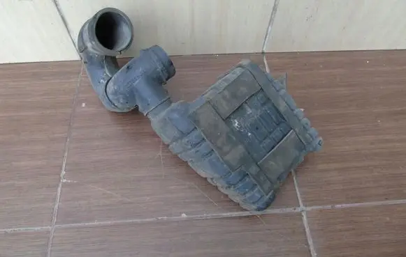 Suzuki Swift Cultus Intake resonator 
