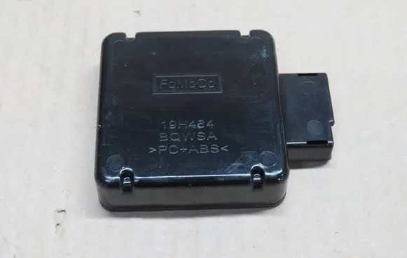 Ford Kuga II Aerial antenna amplifier DE8T19H463AE