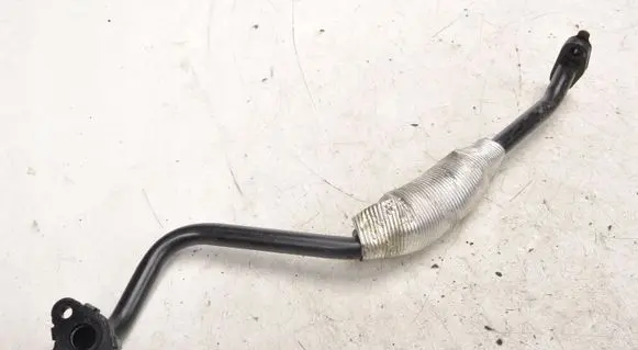 Gearbox oil cooler pipe/hose