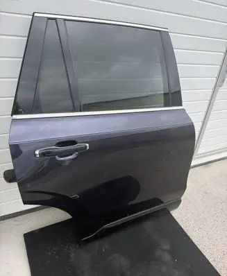 Volvo XC90 Rear door