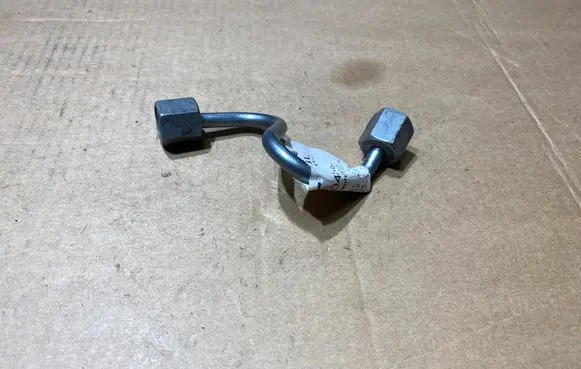 Mercedes-Benz Sprinter W906 Fuel injector supply line/pipe A6510704533 6510704533