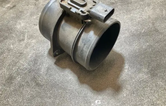 Mercedes-Benz Sprinter W906 Mass air flow meter A6519050500