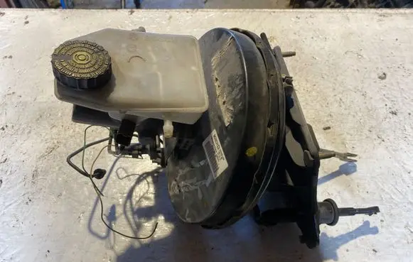 Peugeot 607 Brake booster 9640238180 0204021462