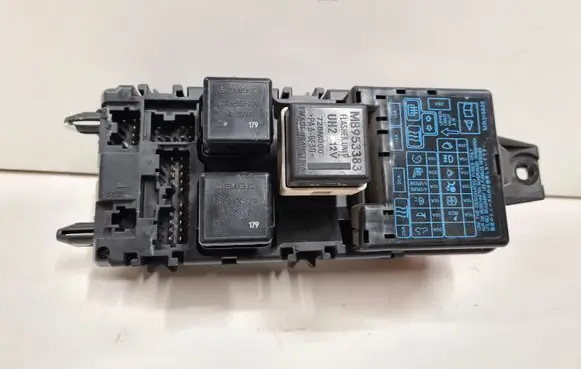 Mitsubishi Space Star Fuse module 06598609E29 8609E29 MB953355
