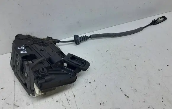 Volkswagen Golf VII Rear door lock 5K4839016Q