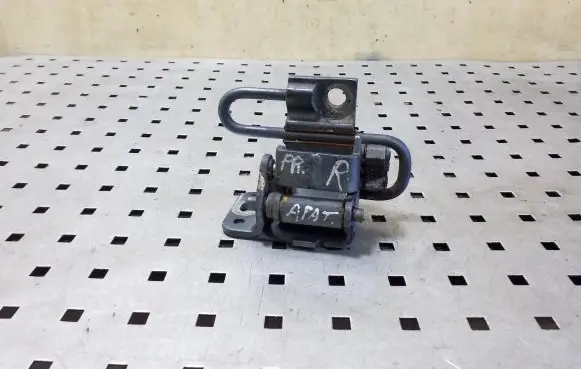 Audi A6 S6 C5 4B Front door lower hinge 4B0831412A