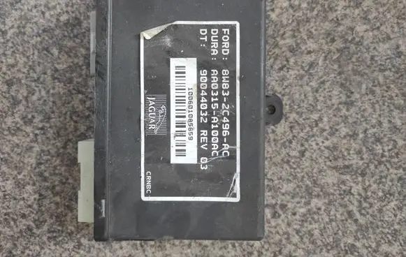 Jaguar XK - XKR Hand brake control module 8W832C496AC 90044032 AA0315A100AC