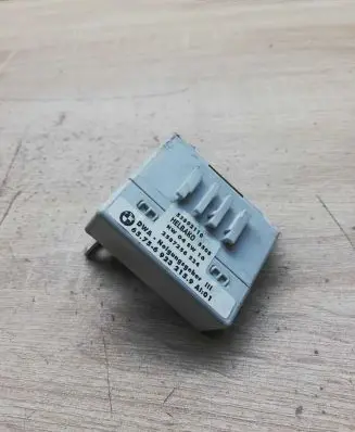 BMW 5 E39 Alarm relay 6923215 55892110