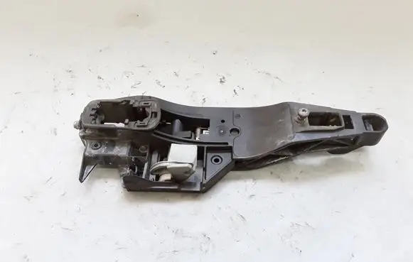 Rear door exterior handle/bracket