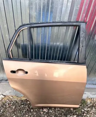 Nissan Tiida C11 Rear door