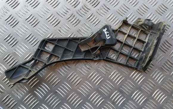 Mercedes-Benz CLA C117 X117 W117 Front bumper mounting bracket A1178856300