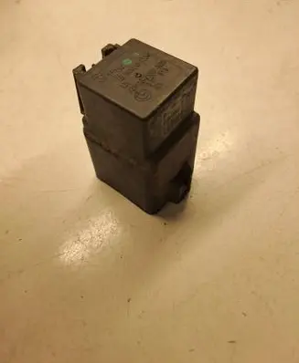 BMW X3 F25 Coolant fan relay 9207913 23364104385