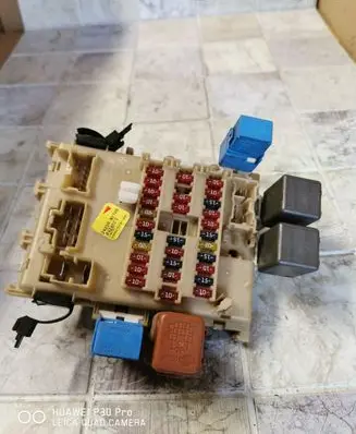Nissan Primera Fuse box set 24350AV700
