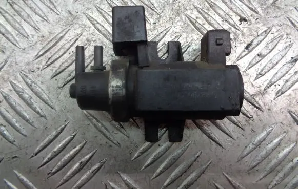 BMW 3 E46 Vacuum valve 224790699