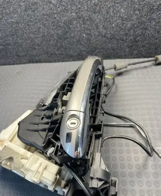 Mercedes-Benz ML W164 Front door lock 1697202535 A1697202535
