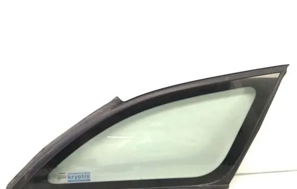 Nissan Primera Rear side window
