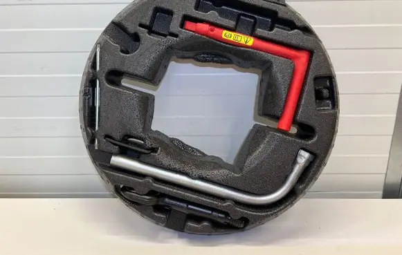 Audi S5 F5 Tool box 8w0012109E 8K0805815 8N0012219
