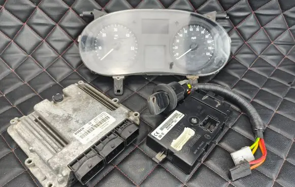 Renault Trafic II (X83) Engine control unit/module 0281014648 8200666516 8200823728