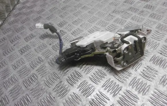 Suzuki Liana Rear door lock