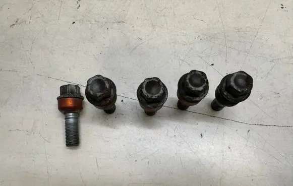 Porsche Cayenne (92A) Nuts/bolts WHT004676
