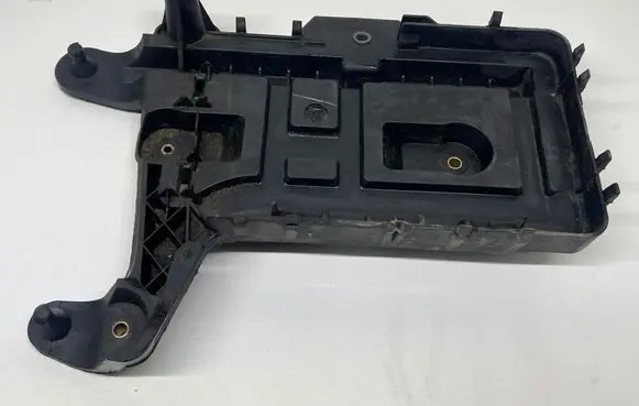 Volkswagen Golf VII Battery tray 1KM915333