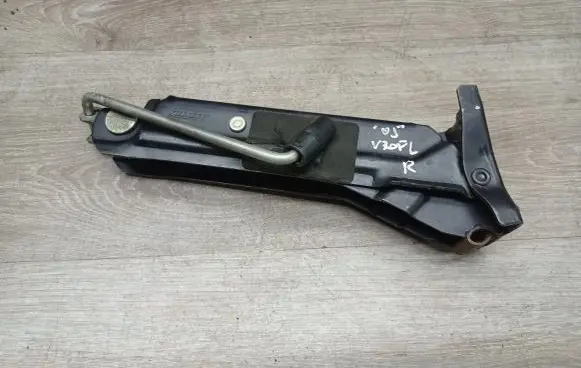 Volvo V70 Lift Jack 8679369