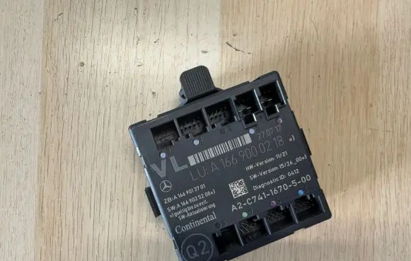 Mercedes-Benz GLA W156 Door control unit/module A1669013901