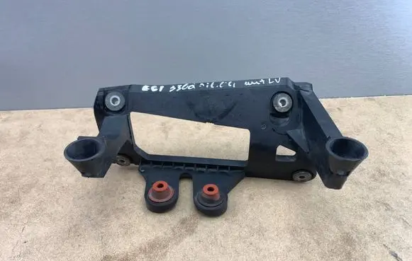 BMW 5 E60 E61 Active stabilizer control/Valve assembly holder 6761207 37206761207